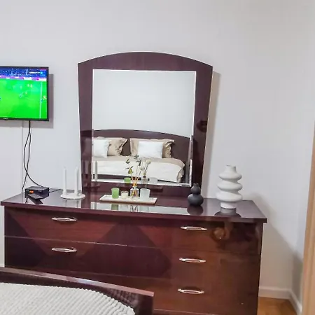 Pleasure Place 2 * Μπάνια Λούκα